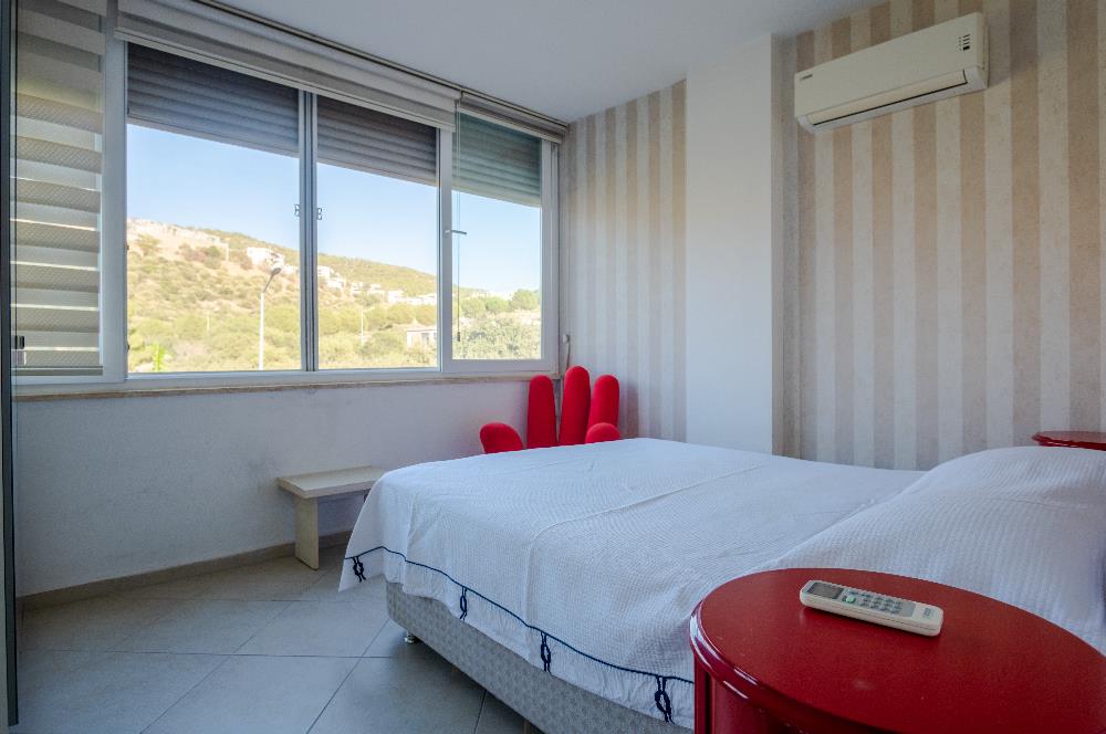 Bodrum-Konacık 4+1 müstakil bahçeli tripleks satılık villa