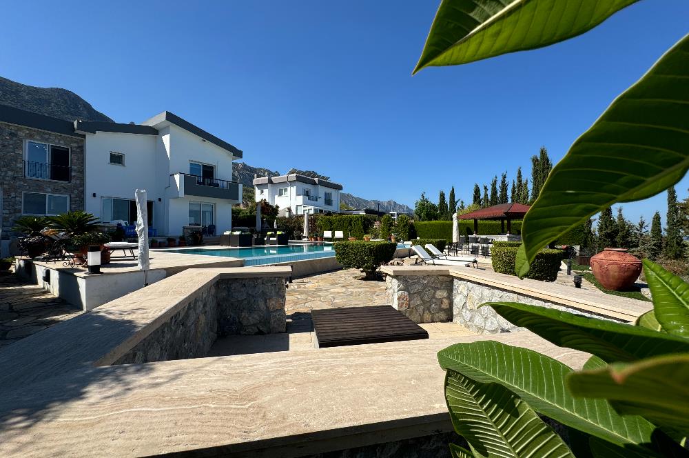 Yukarı Girne'de Lüks 4 Yatak Odalı Özel Villa