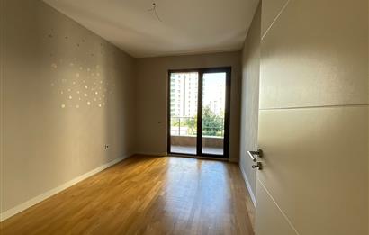 ALACAATLI LAVİNYA KONAKLARINDA KAT BAHÇELİ 4+1 SATILIK DAİRE