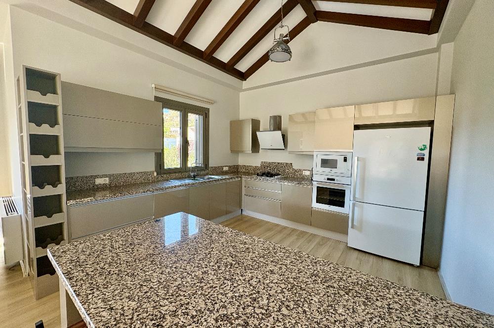 Yalıkavak'ta, Yatay Mimari, Özel Havuzlu, Eşyalı, Senelik Kiralık Villa