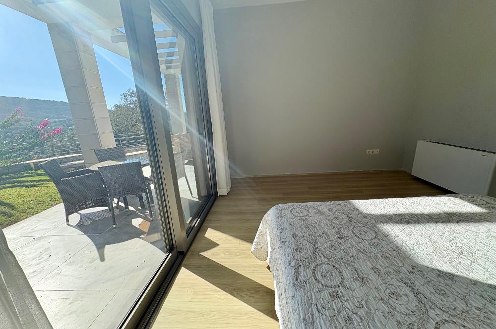 Yalıkavak'ta, Yatay Mimari, Özel Havuzlu, Eşyalı, Senelik Kiralık Villa