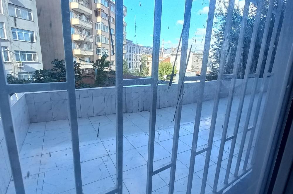 ŞİŞHANE METROYA 5 DK MESAFEDE 40 M2 BAHÇELİ KİRALIK GENİŞ 2+1