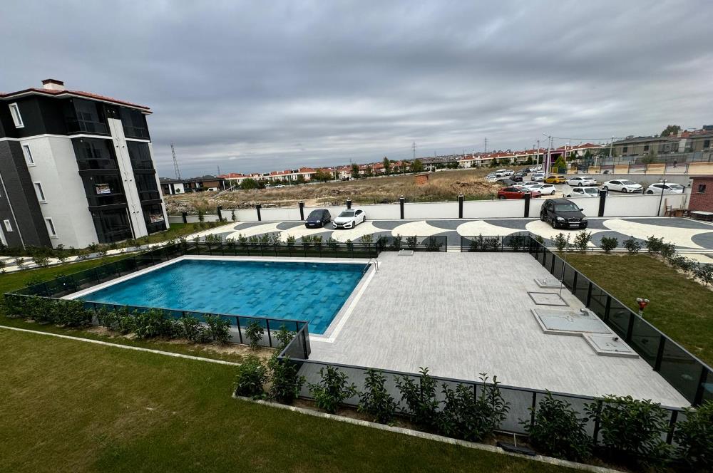 CENTURY 21 MOLLA TEAM'DEN UĞUR OKULLARI KARŞISI HAVUZLU SİTE 3+1