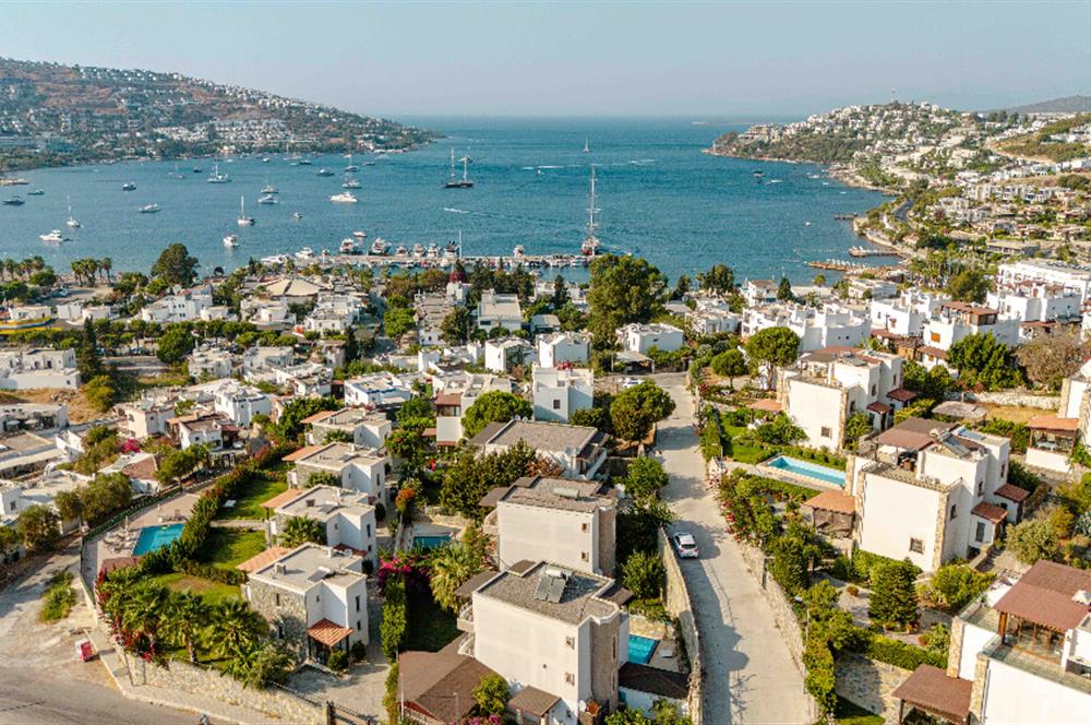 Bodrum Gündoğan Merkezde Havuzlu 5+1 Satılık Müstakil Villa