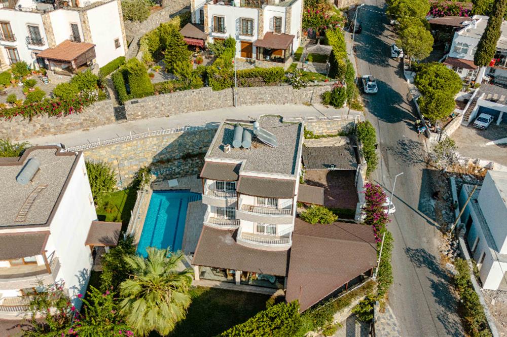 Bodrum Gündoğan Merkezde Havuzlu 5+1 Satılık Müstakil Villa