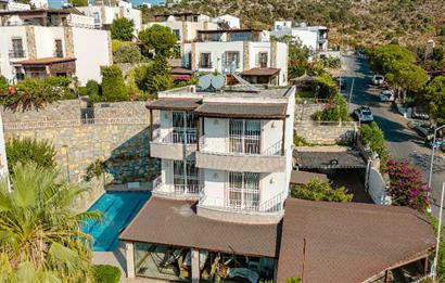 Bodrum Gündoğan Merkezde Havuzlu 5+1 Satılık Müstakil Villa