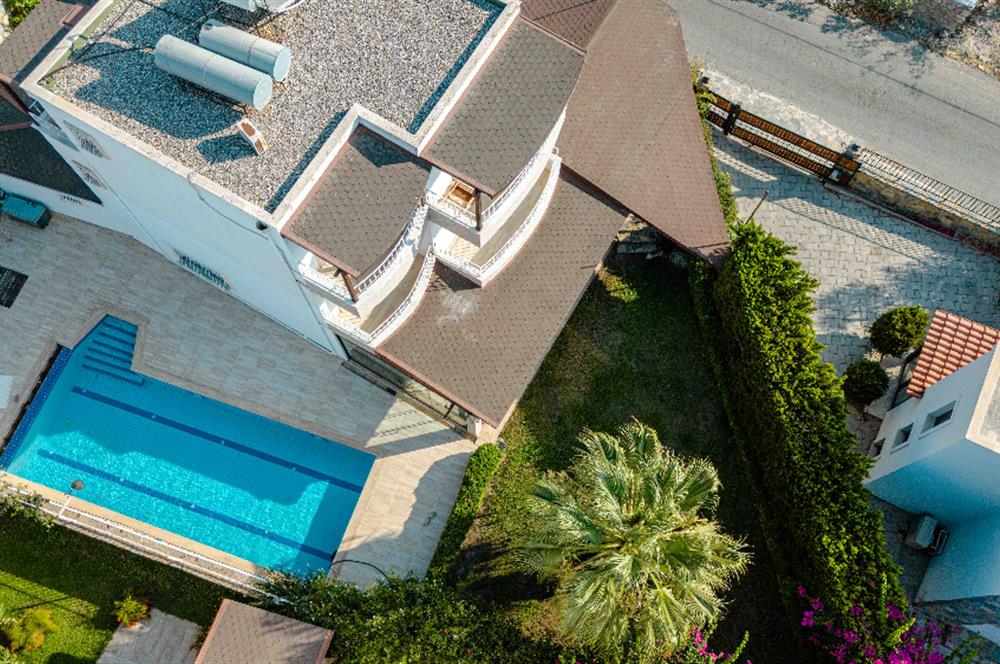 Bodrum Gündoğan Merkezde Havuzlu 5+1 Satılık Müstakil Villa