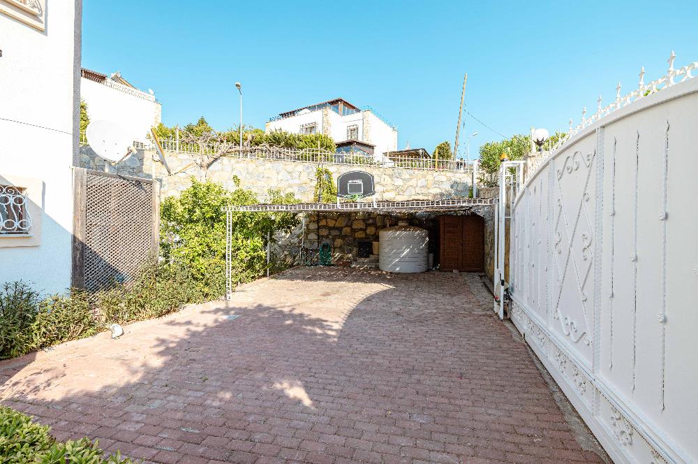 Bodrum Gündoğan Merkezde Havuzlu 5+1 Satılık Müstakil Villa