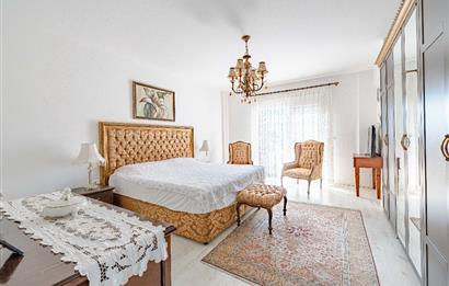 Bodrum Gündoğan Merkezde Havuzlu 5+1 Satılık Müstakil Villa