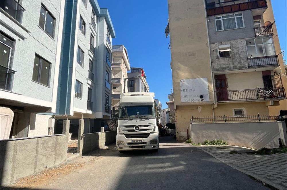 PENDİK MERKEZDE MARMARAY'A 5 DK. UZAKLIĞINDA SIFIR 2 + 1