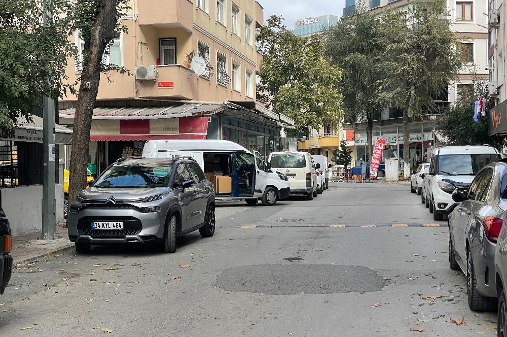 CEVİZLİ HACILAR CADDESİ ÜZERİNDE 20m2 Ön kullanımlı Dükkan