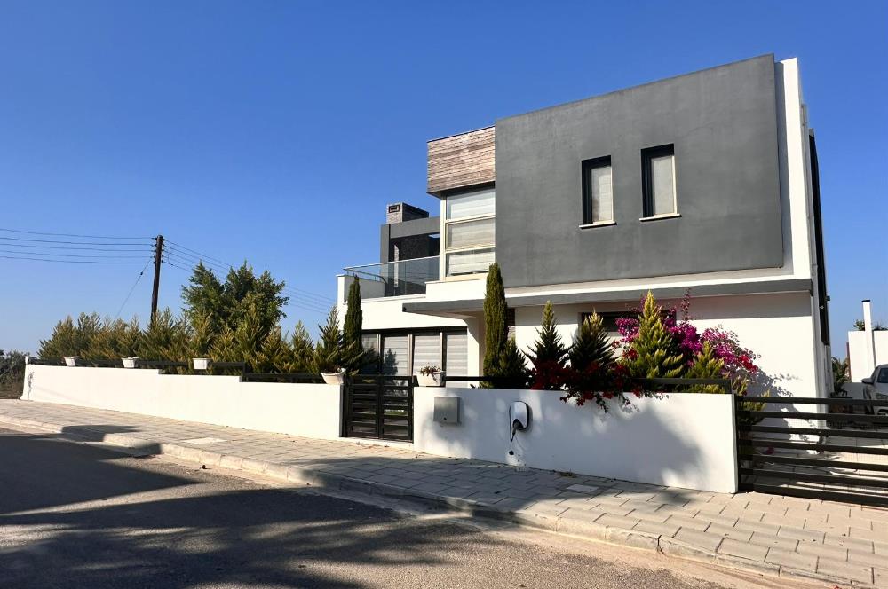 Girne Çatalköy Satılık 3+1 Villa