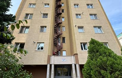 HUZUREVİ METROYA YAKIN 3+1, KREDİYE UYGUN BAKIMLI DAİRE