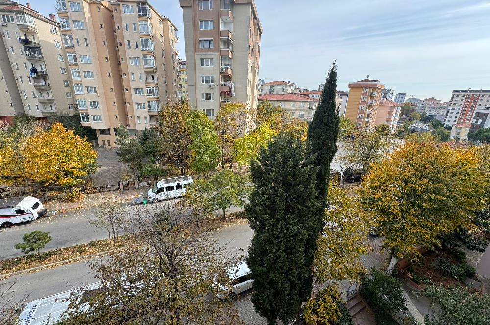 HUZUREVİ METROYA YAKIN 3+1, KREDİYE UYGUN BAKIMLI DAİRE