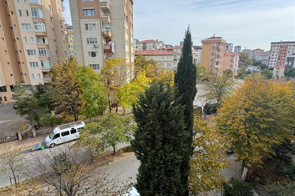 HUZUREVİ METROYA YAKIN 3+1, KREDİYE UYGUN BAKIMLI DAİRE