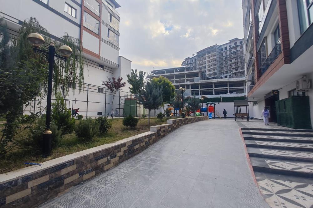 GÜLTEPE'DE YAŞAM ALANI ASTORİA SİTESİNDE SATILIK 4+1 DAİRE