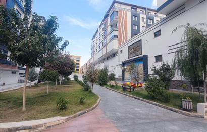 GÜLTEPE'DE YAŞAM ALANI ASTORİA SİTESİNDE SATILIK 4+1 DAİRE