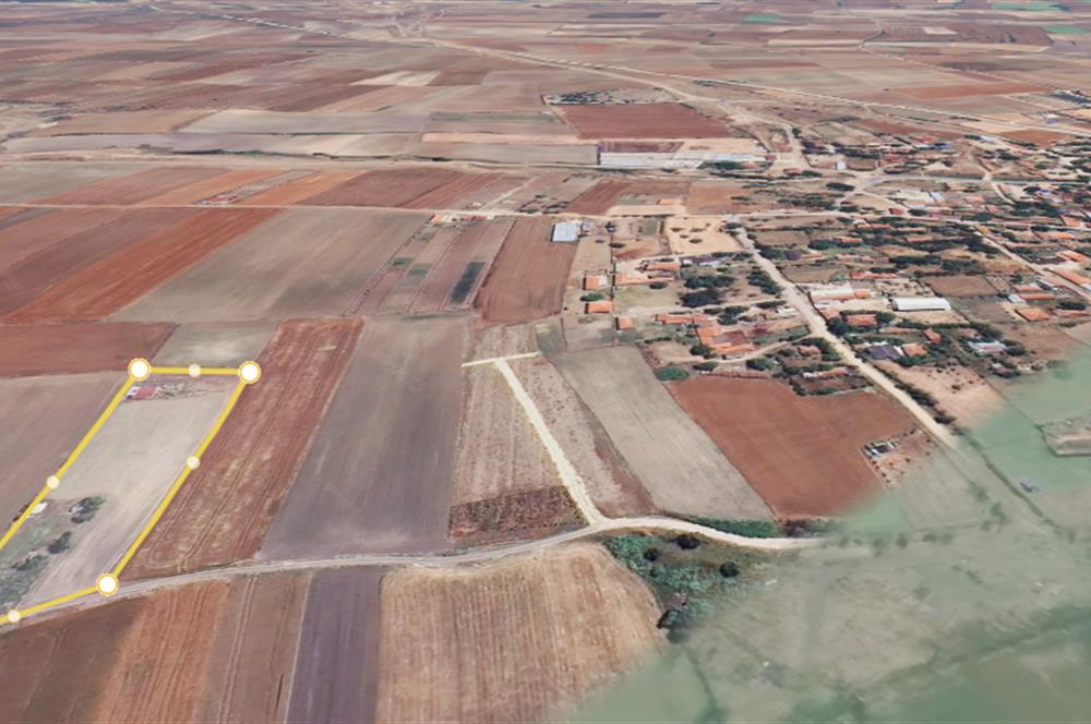 Tekirdağ Saray Yuvalı'da Köy Dibinde 385 m2 Arazi