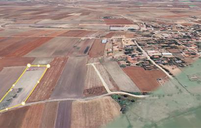 Tekirdağ Saray Yuvalı'da Köy Dibinde 385 m2 Arazi