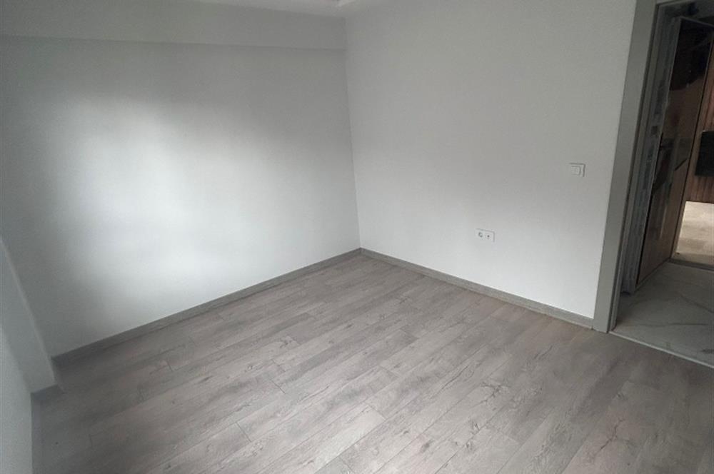 KARŞIYAKADA SATILIK 2+1 DAİRE