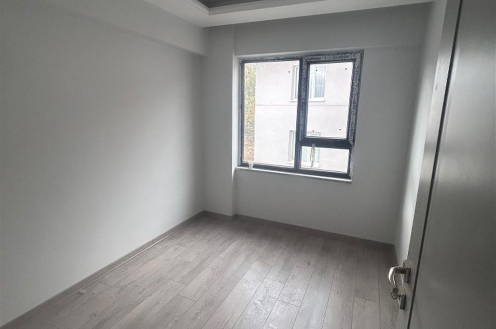 KARŞIYAKADA SATILIK 2+1 DAİRE