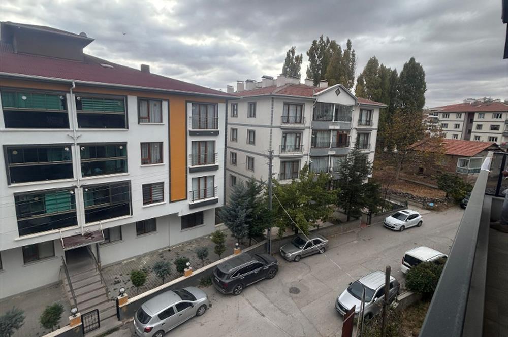 KARŞIYAKADA SATILIK 2+1 DAİRE