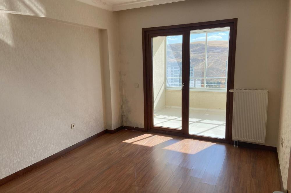 ALACAATLI MAHALLESİ BAĞ PARK KONUTLARINDA SATILIK 4+1 DAİRE