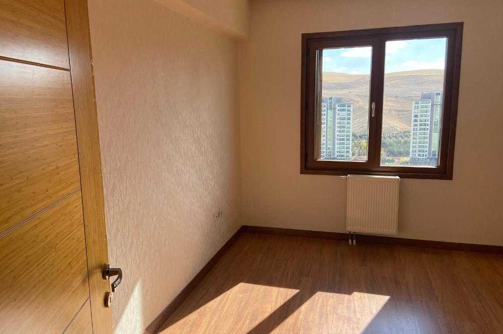 ALACAATLI MAHALLESİ BAĞ PARK KONUTLARINDA SATILIK 4+1 DAİRE