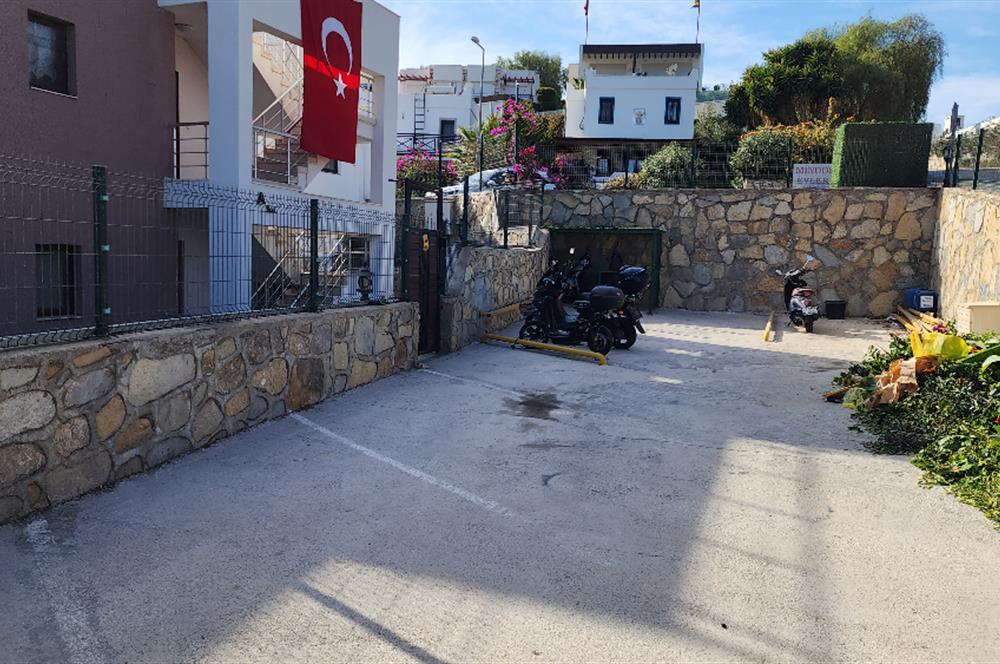 BODRUM YALIKAVAK GERİŞ DENİZE 100 METRE EŞYALI KİRALIK DAİRE