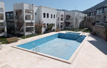 BODRUM YALIKAVAK GERİŞ DENİZE 100 METRE EŞYALI KİRALIK DAİRE