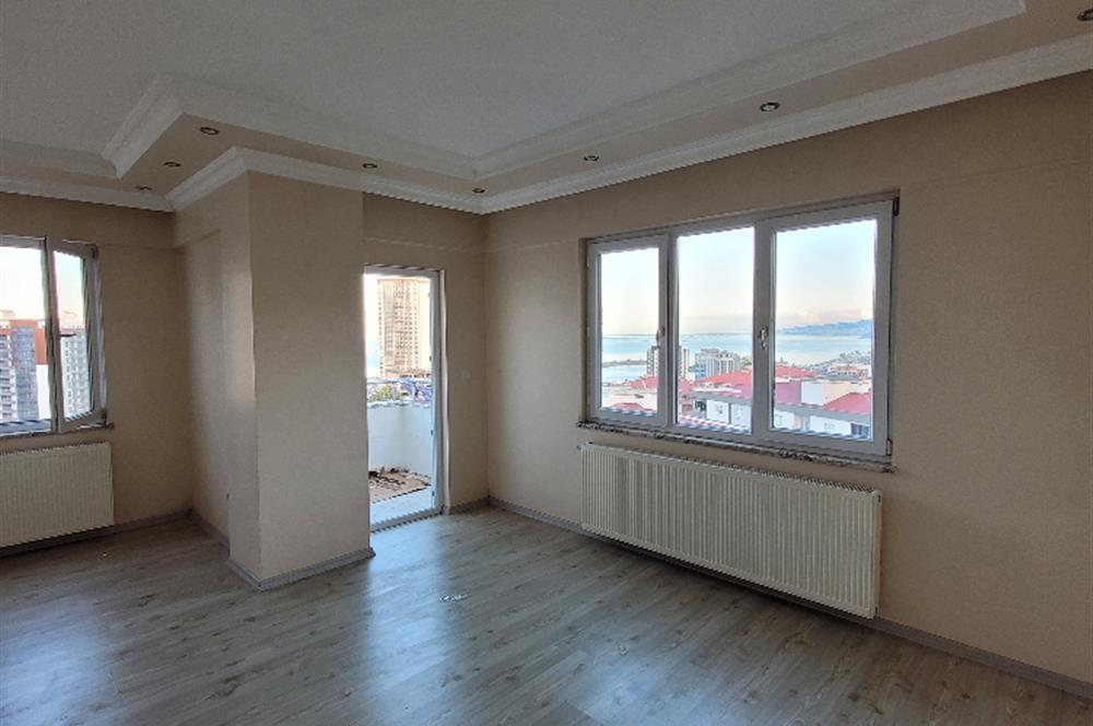 Merkezi Konumda Deniz Manzaralı Kiralık Daire 