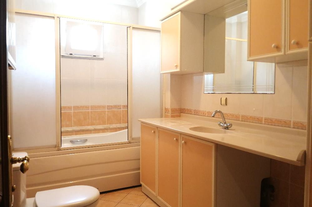 Albatrosta Kiralık bahçeli deniz manzaralı 3+1 daire..