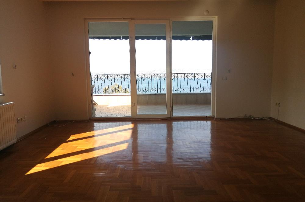 Albatrosta Kiralık bahçeli deniz manzaralı 3+1 daire..