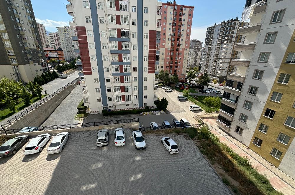 Satılık Daire Papatya Caddesi Üzerinde