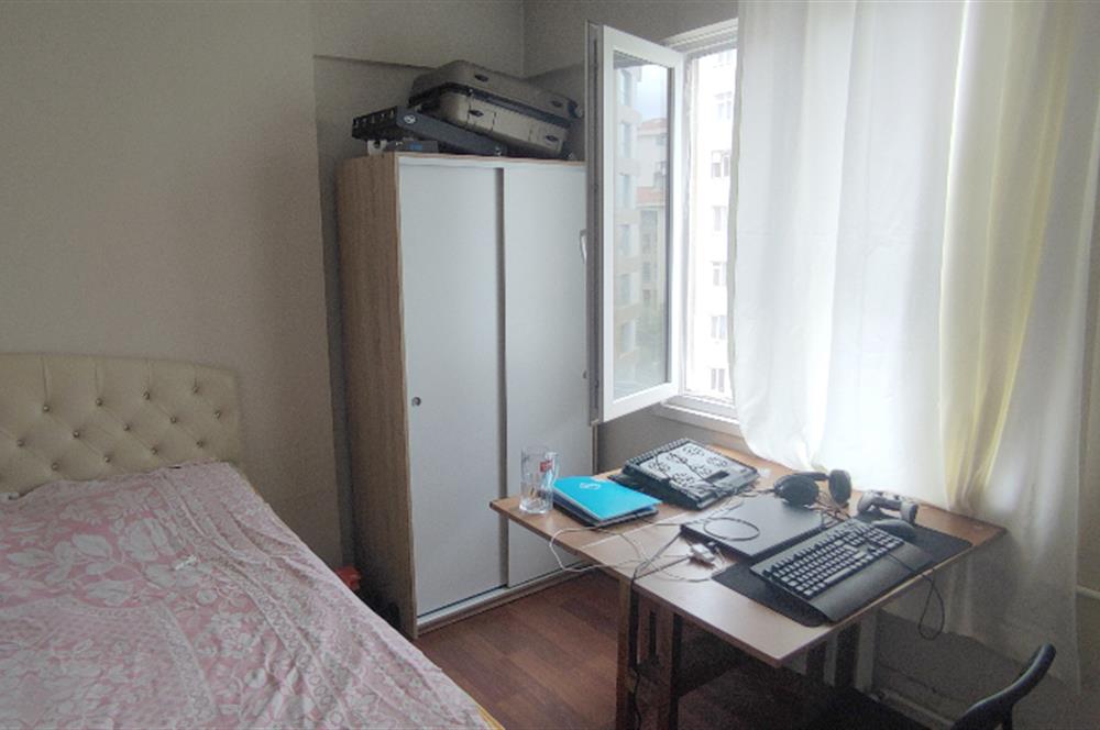 KADIKÖY, İNÖNÜ CAD. ÜZERİNDE SATILIK 2 + 1 DAİRE