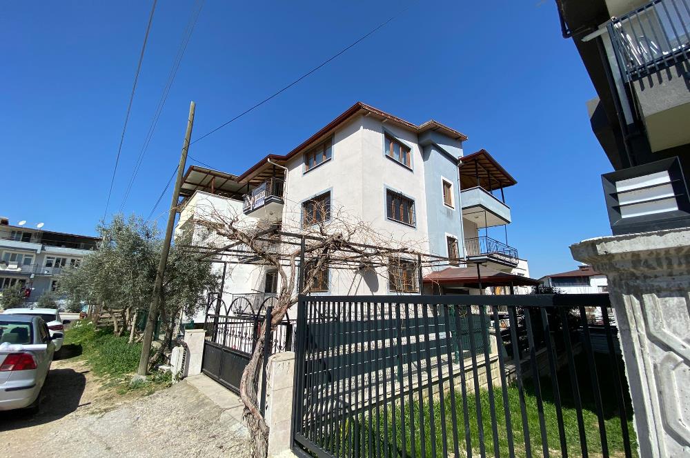 ŞEMİKLER MAHALLESİNDE SATILIK 3+1 DAİRE ARA KAT