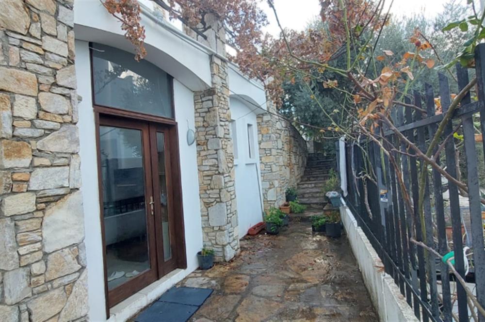 Bodrum-Kumbahçe 2+1 bahçe katı eşyalıkiralık daire