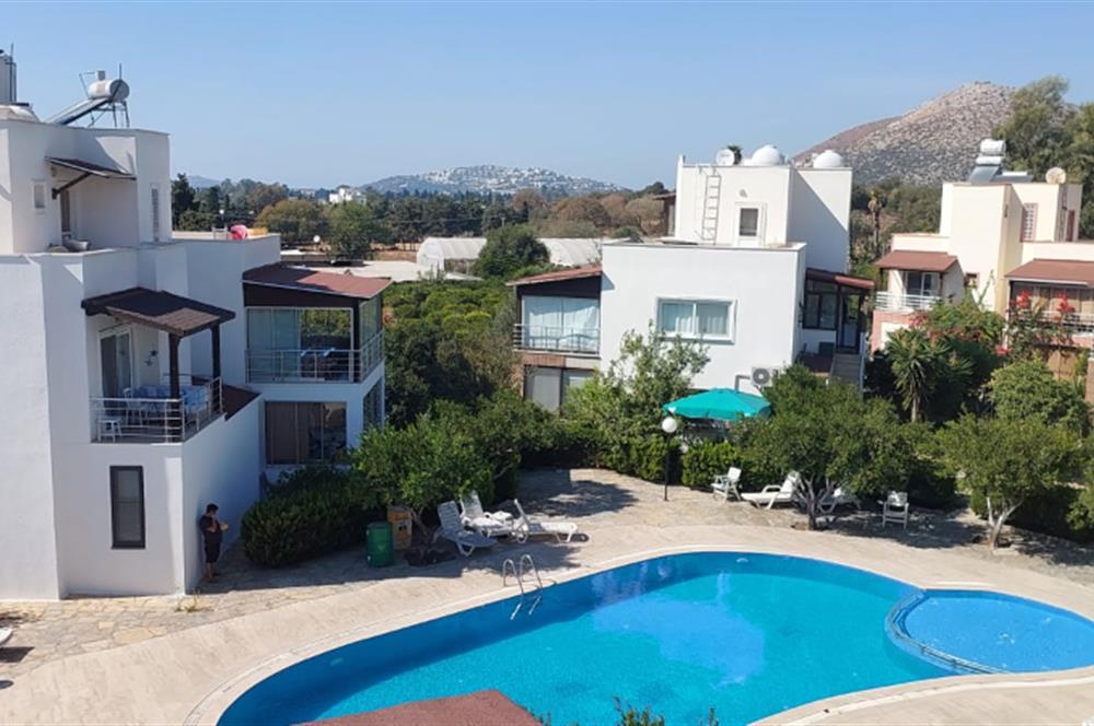 Bodrum-Turgutreis Bahçelievlerde site içerisinde havuzlu üst dubleks satılk daire