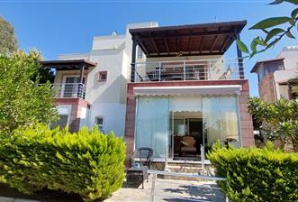 Bodrum-Turgutreis Bahçelievlerde site içerisinde havuzlu üst dubleks satılk daire