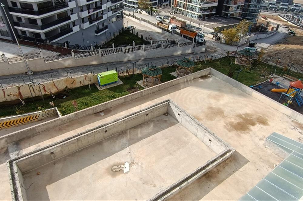 EVRENSEL YAŞAM KONUTLARI'NDA LÜKS 4.5+1 SATILIK DAİRE