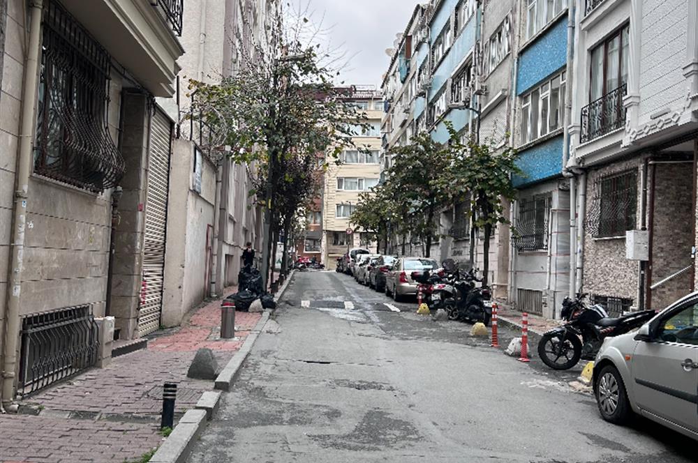 ŞİŞLİ ÇOBANOĞLU SOKAKTA 3+1 ASANSÖRLÜ DAİRE