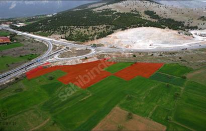 Tavas Makası Köşe Parsel 16.070 m2 İmar Dibinde Satılık ARSA