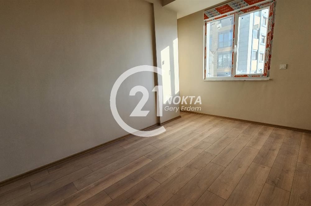 ŞENESENEVLER METRO VE CADDEYE YAKIN SIFIR 2+1 70 m2 GÜNEY DAİRE