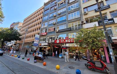 BAHARİYE CADDESİNDE KİRALIK OFİS.