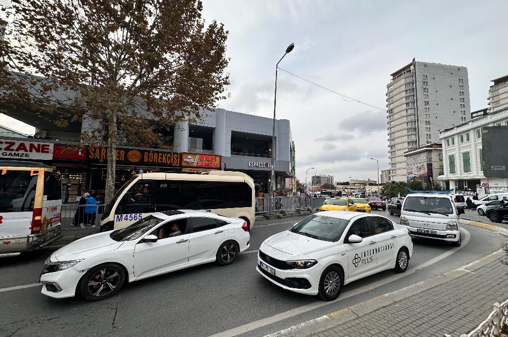 BAĞCILAR GÜNEŞLİ MEYDANINDA NET 110 M2 SATILIK DÜKKAN