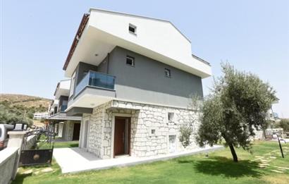 Çandarlı satılık deniz manzaralı müstakil villa