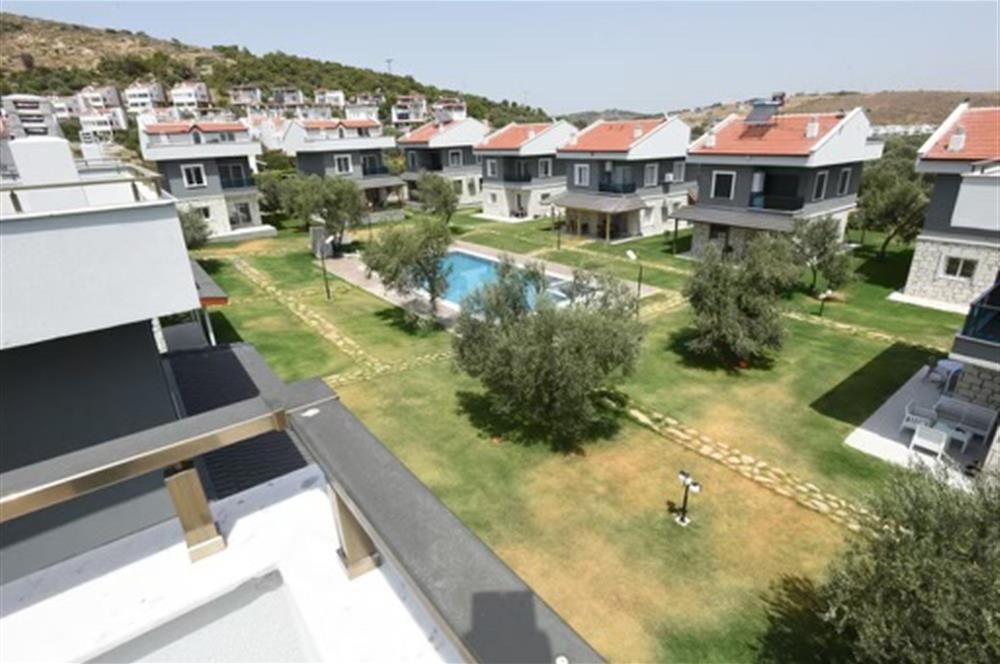 Çandarlı satılık deniz manzaralı müstakil villa