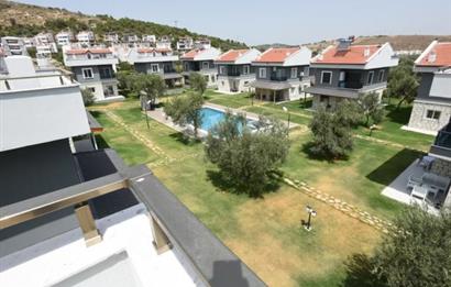 Çandarlı satılık deniz manzaralı müstakil villa