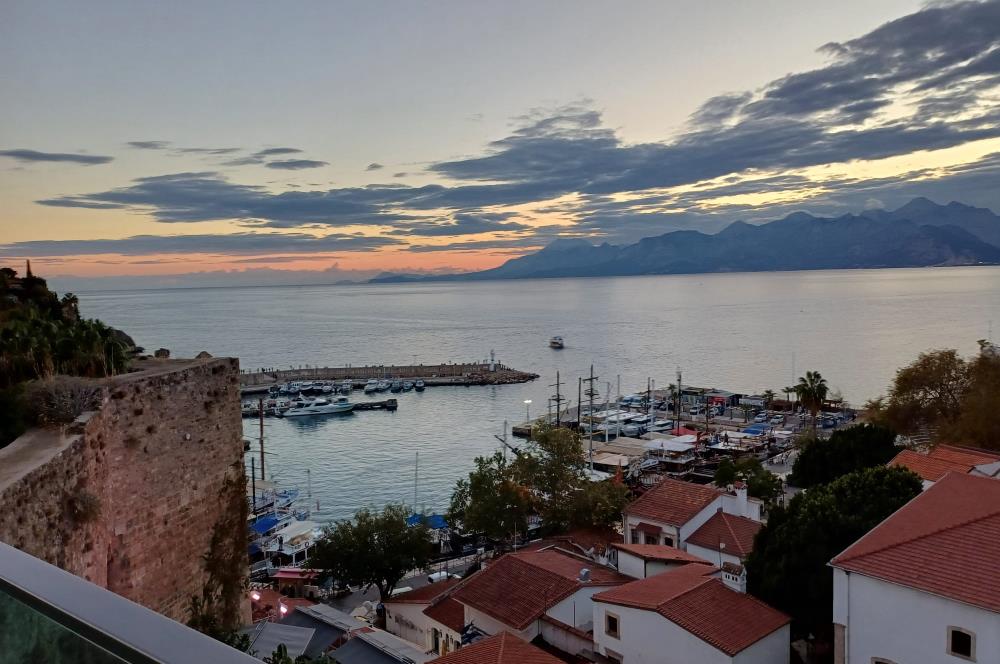 ANTALYA KALEİÇİ CUMHURİYET MEYDANI DEVREN KİRALIK RESTORAN