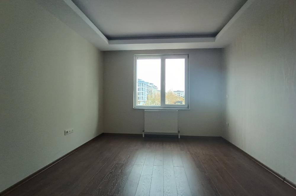 Beylikdüzü AHENK de Kısmen deniz manzaralı 2+1 kiralık daire..